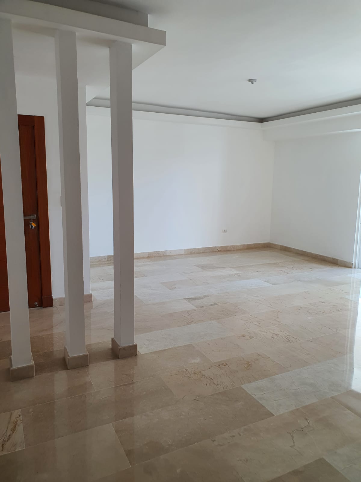 apartamentos - TORRE MODERNA CON EXCELENTE AREA SOCIAL. APARTAMENTO IMPECABLE CON LINEA BLANCA 4