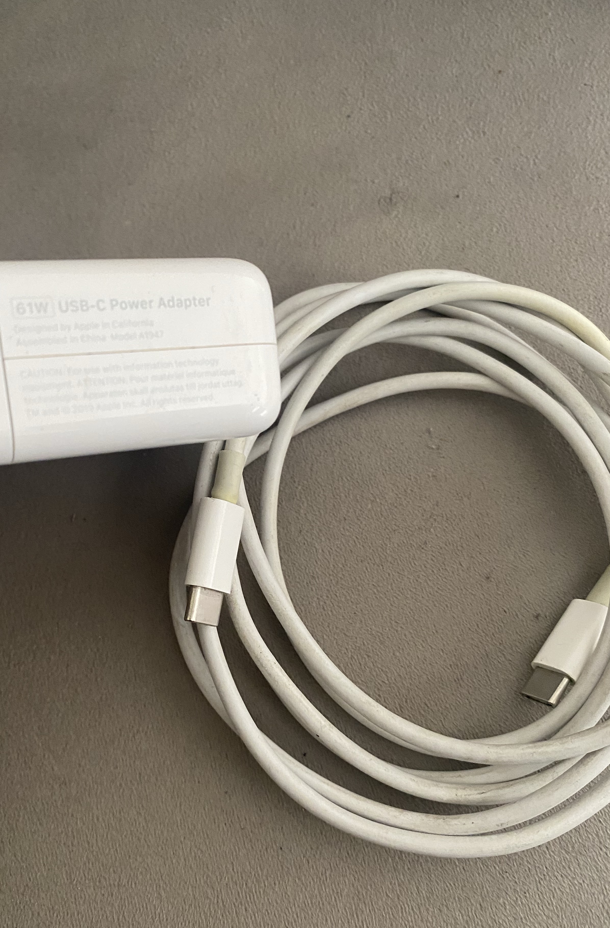 computadoras y laptops - Cargador para MacBook Pro  2