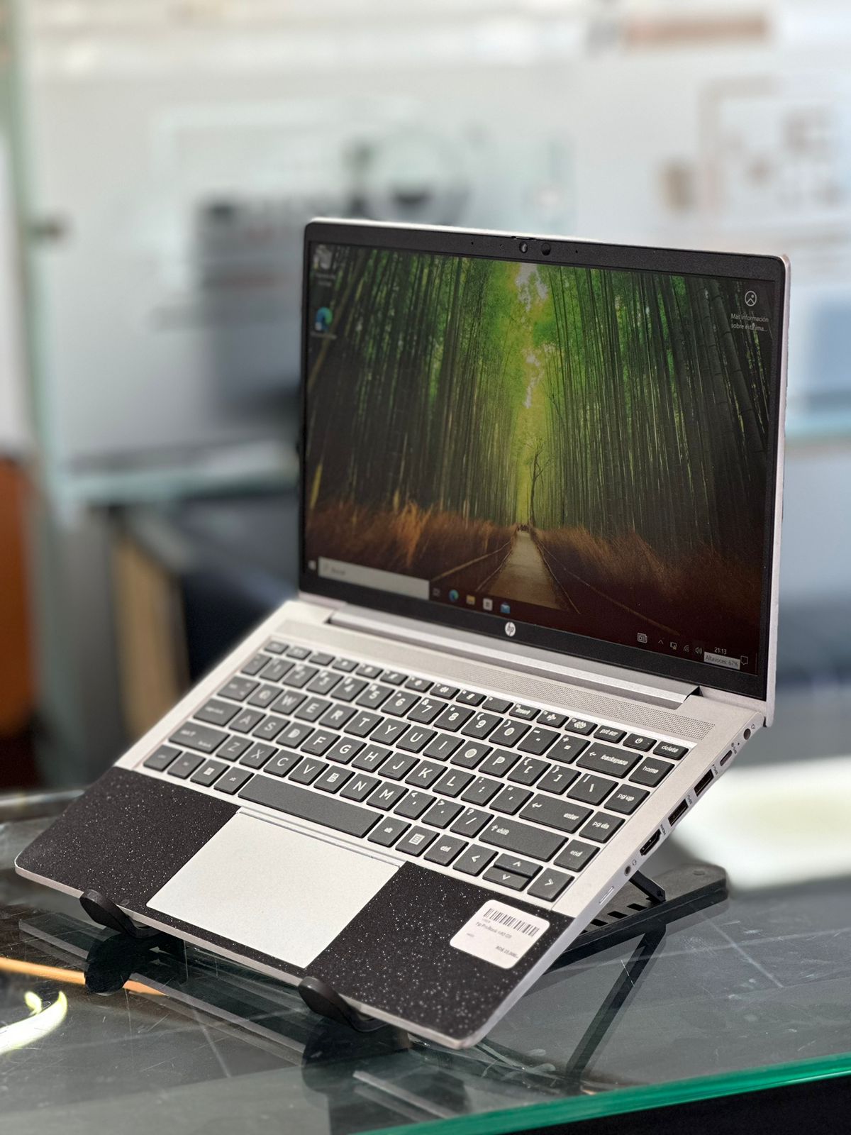 computadoras y laptops - Laptop HP i5 12va generacion  1