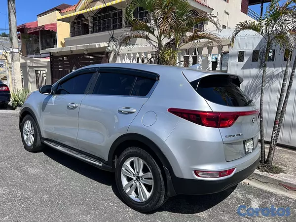 jeepetas y camionetas - Kia sportage fe 2017  9
