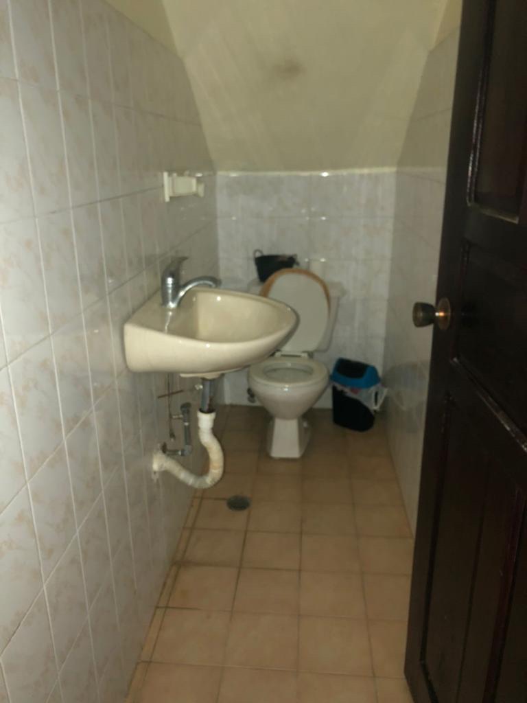 casas - ▶️Se vende casa 2 niveles en Cabirma del Este(Próximo a la Charles de Gaulle)📍� 8