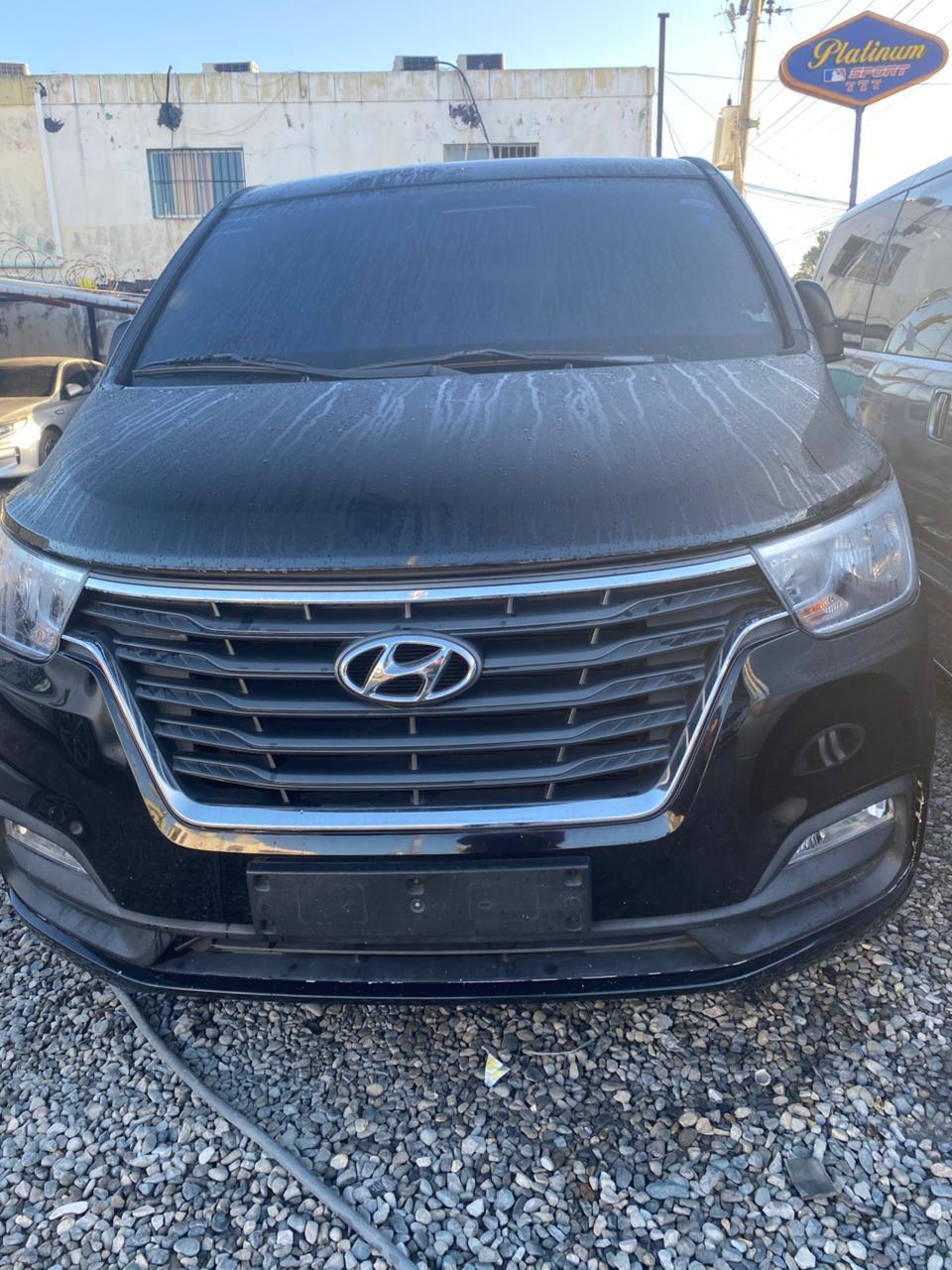 jeepetas y camionetas - HYUNDAI GRAND STAREX 2020 DESDE: RD$1,550,000.00 0