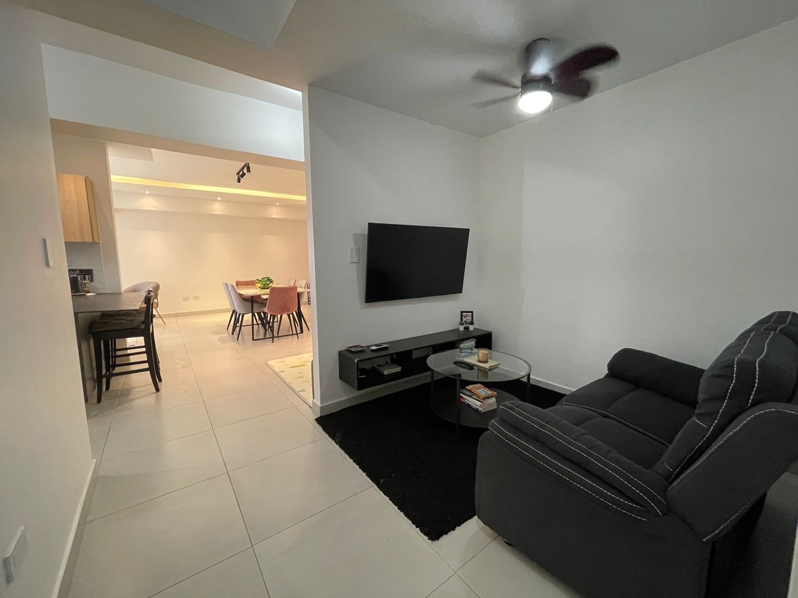 apartamentos - Vendo naco dos hab dos parqueos 2.5 baños balcón  5
