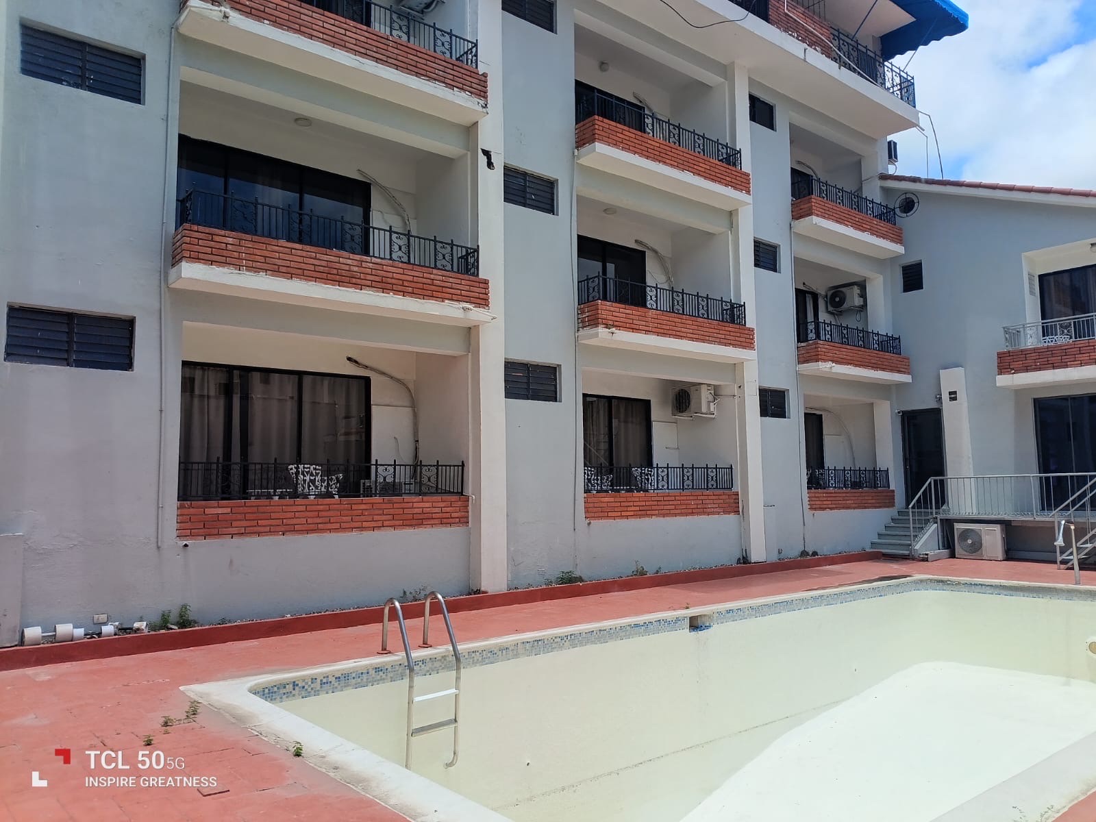 oficinas y locales comerciales - LOCAL COMERCIAL ENSANCHE NACO  3