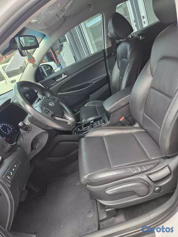 jeepetas y camionetas - HYUNDAI TUCSON 2020 BLANCO DIESEL 10