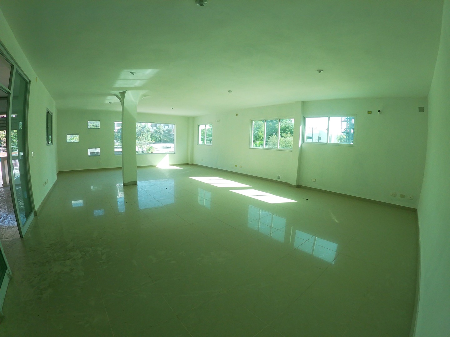 oficinas y locales comerciales - Alquilo local 326 mts 2do piso en el vergel próximo al canal 11 4