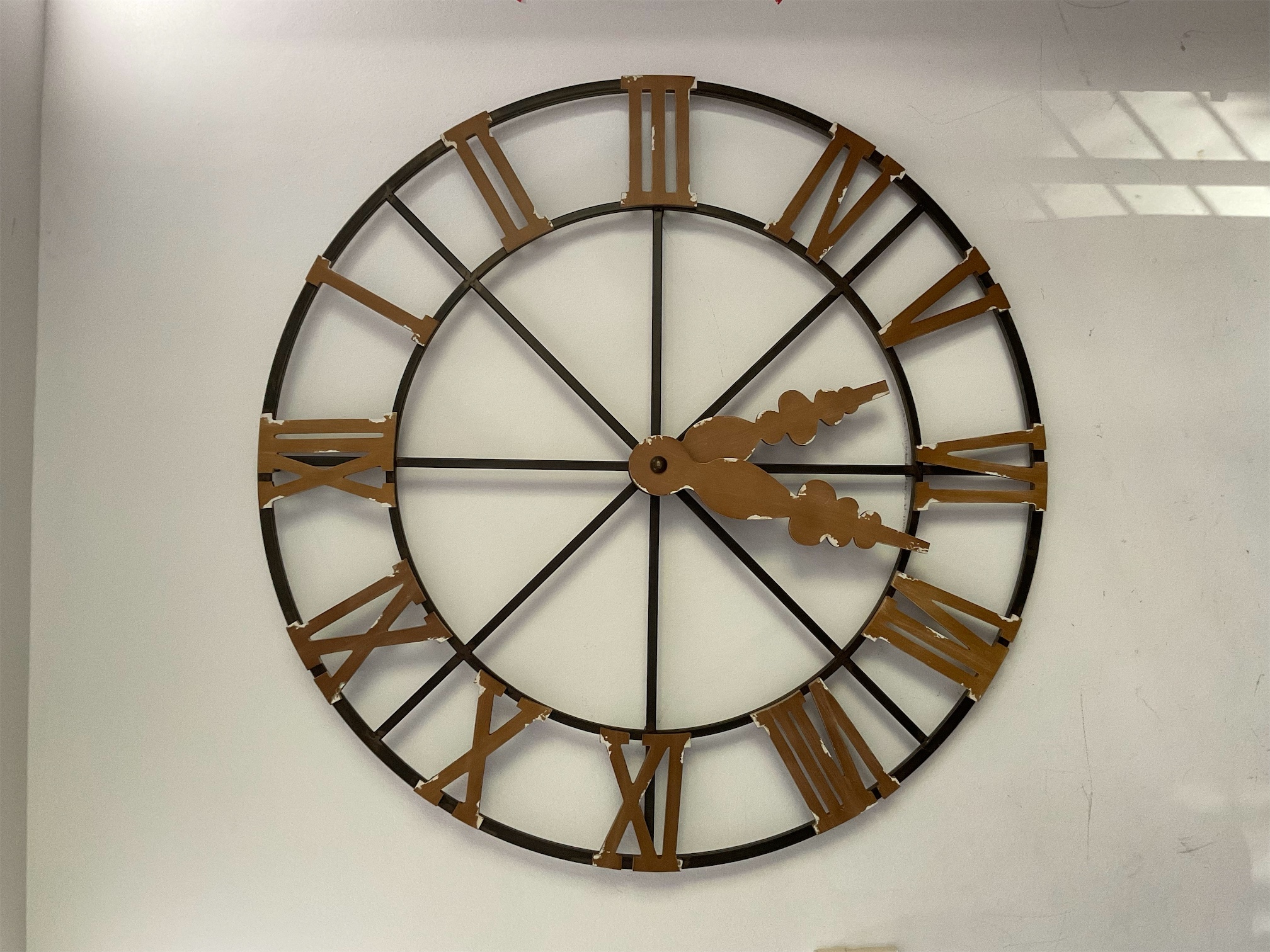 arte y antigüedades - Aplique Reloj decorativo de madera y hierro con técnica vintage 