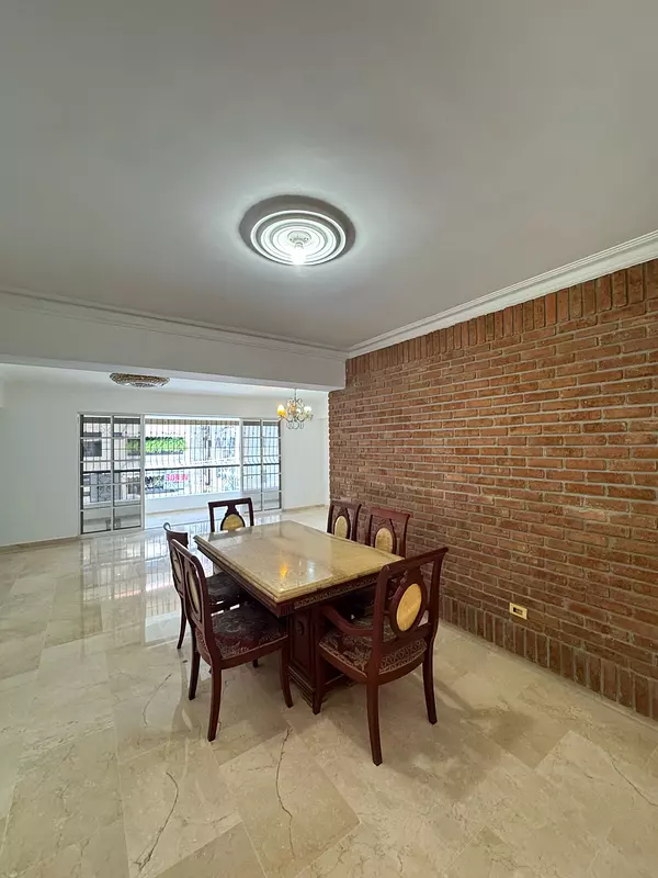 apartamentos - Vendo apartamento en Urbanización Real. 6