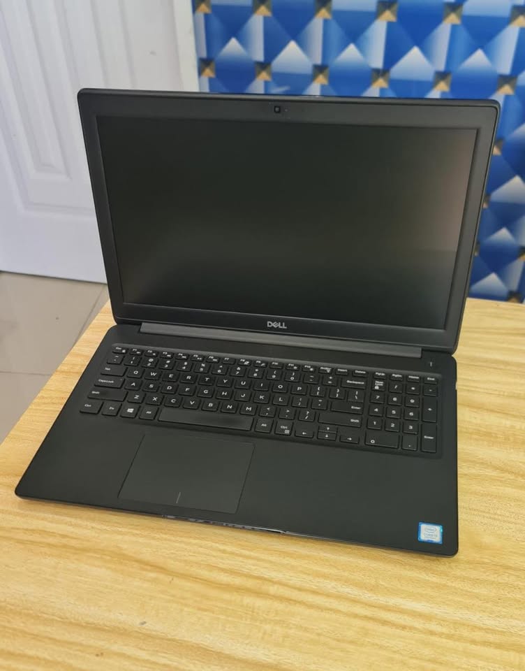 computadoras y laptops - Laptop Dell Latitude Intel core i3 de 7ma Gen 8gb 