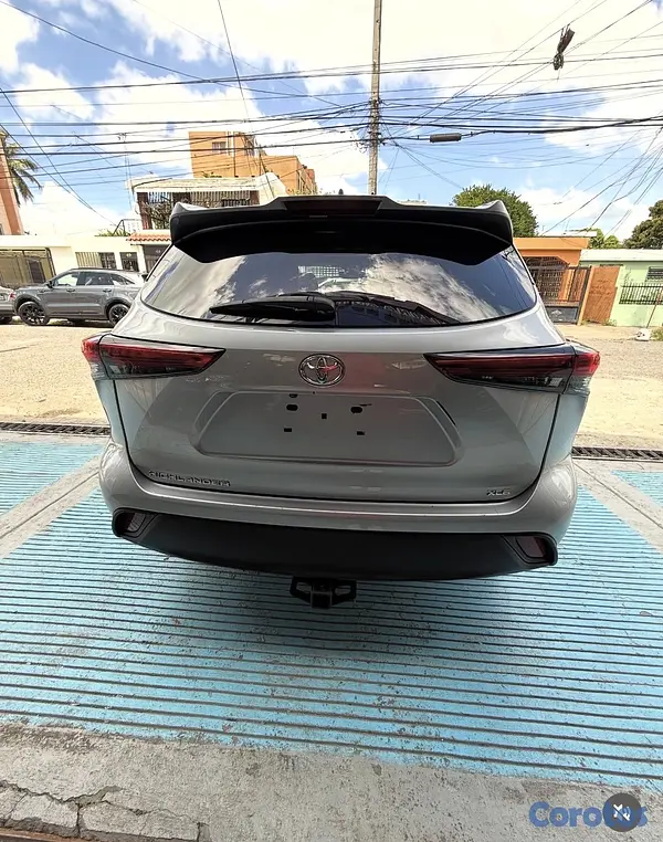 jeepetas y camionetas - Toyota Highlander XLE 2020 5