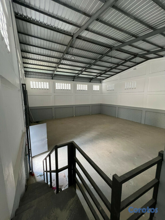 oficinas y locales comerciales - Almacen en renta proximo a haina 8