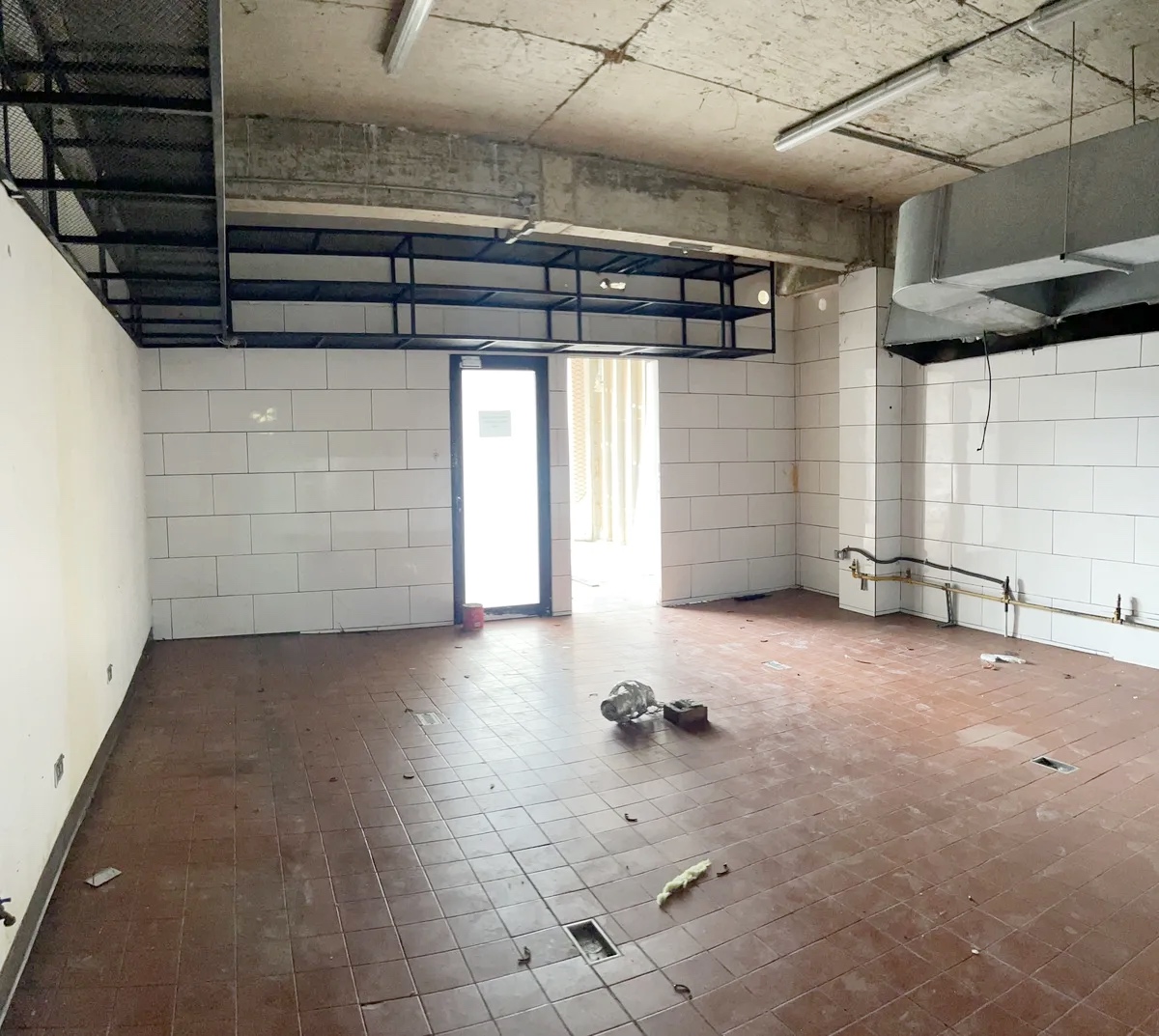 oficinas y locales comerciales - Local céntrico en Arroyo Hondo  3