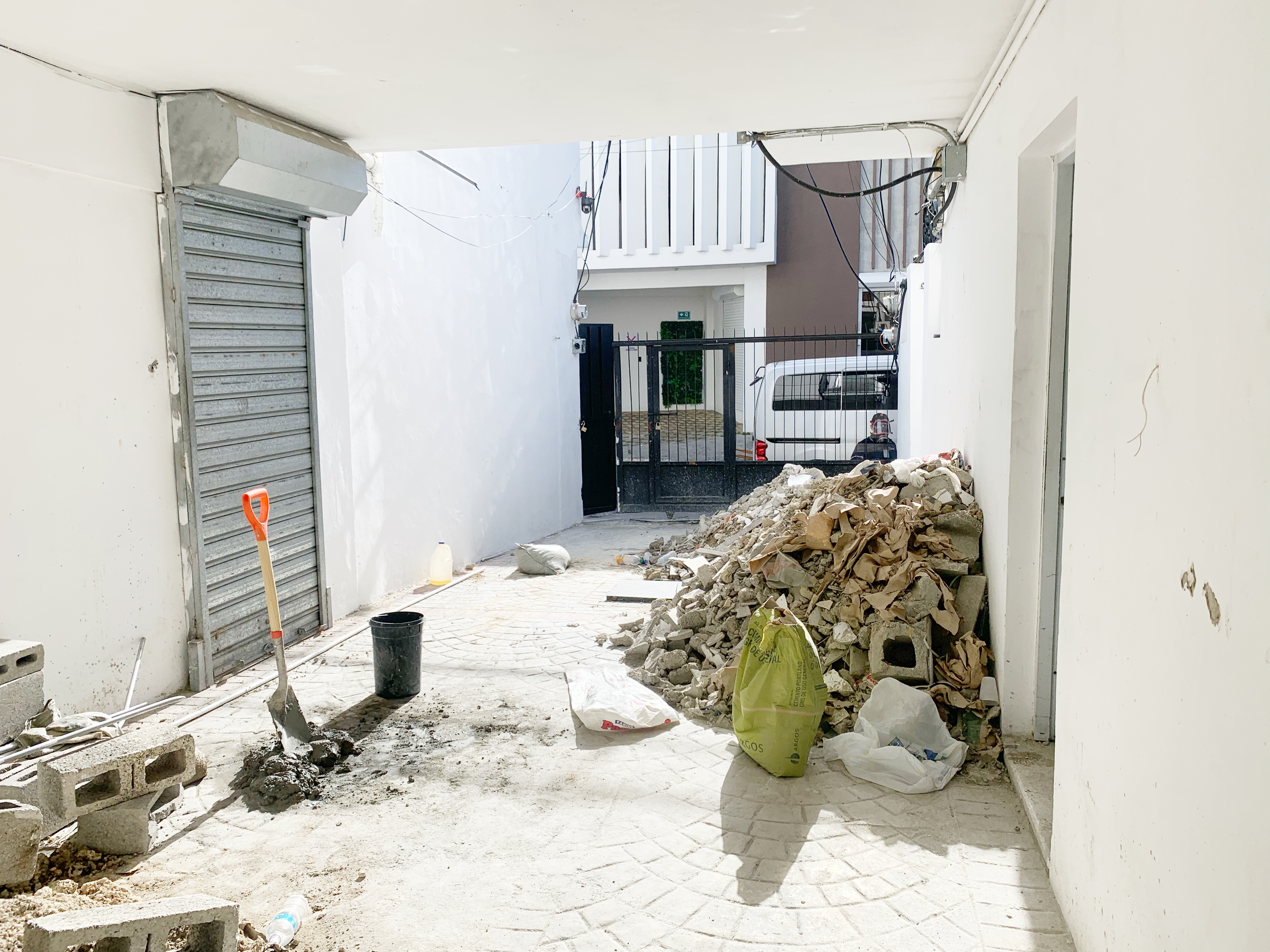 oficinas y locales comerciales - Local en primer nivel  4