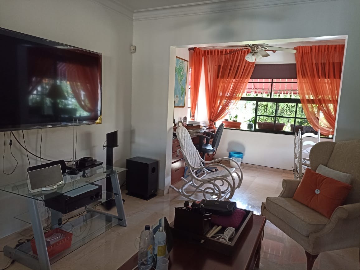 casas - Urbanización tropical, km 7 de la independencia. 

Hermosa casa con patio grande 5