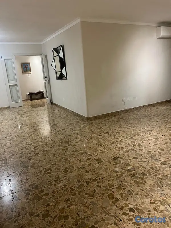 apartamentos - 235m2 primer nivel en Naco / Torre clásica 2