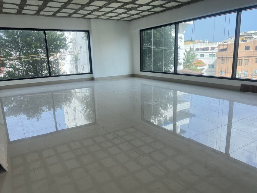 oficinas y locales comerciales - Local comercial en alquiler #24-528 en Mirador Sur, ascensor planta, seguridad. 8