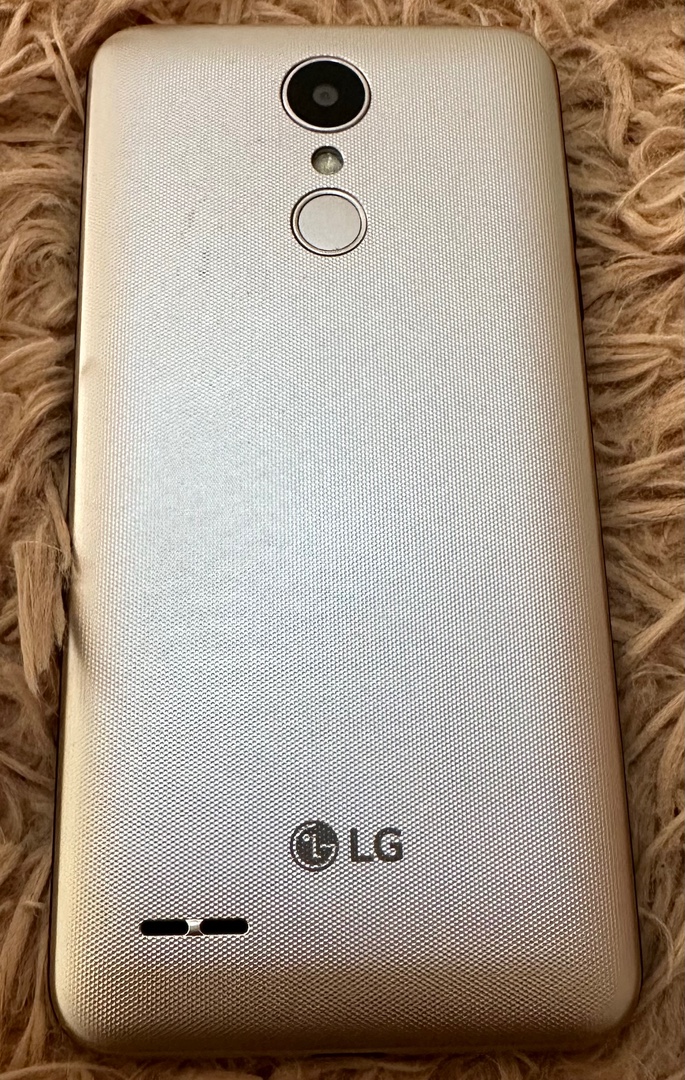 celulares y tabletas - LG SP 200 16 Gb solo interesado bloqueado de compañía 3 disponible como nuevoo
 2