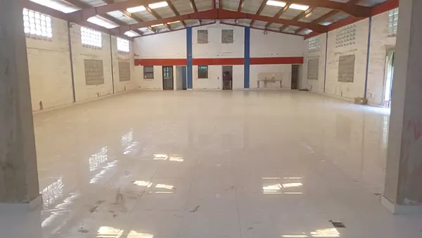 oficinas y locales comerciales - alquile nave comercial Santo Domingo este  2