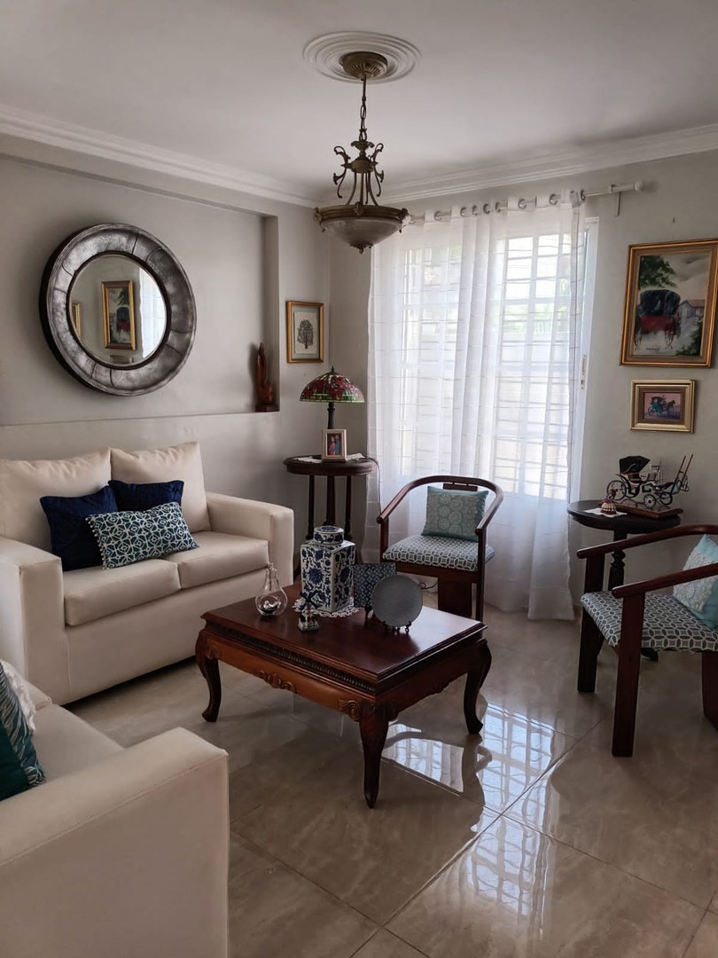 casas - Se vende casa en Av. Independencia 1