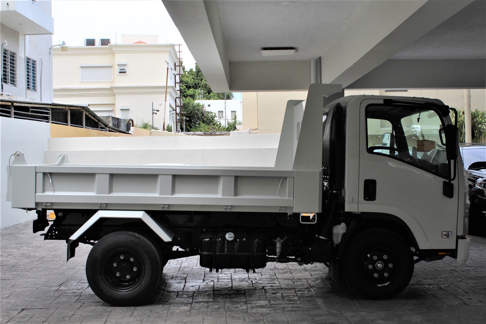 camiones y vehiculos pesados - Isuzu Volteo 2024 4
