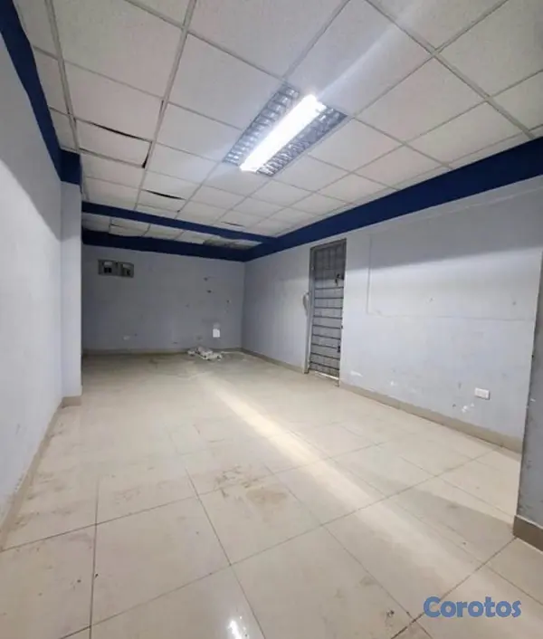 oficinas y locales comerciales - se Alquila local  3