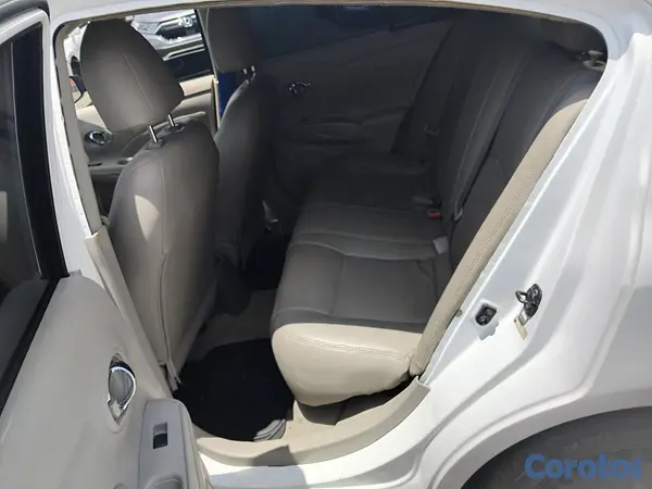 carros - NISSAN VERSA 2016 4