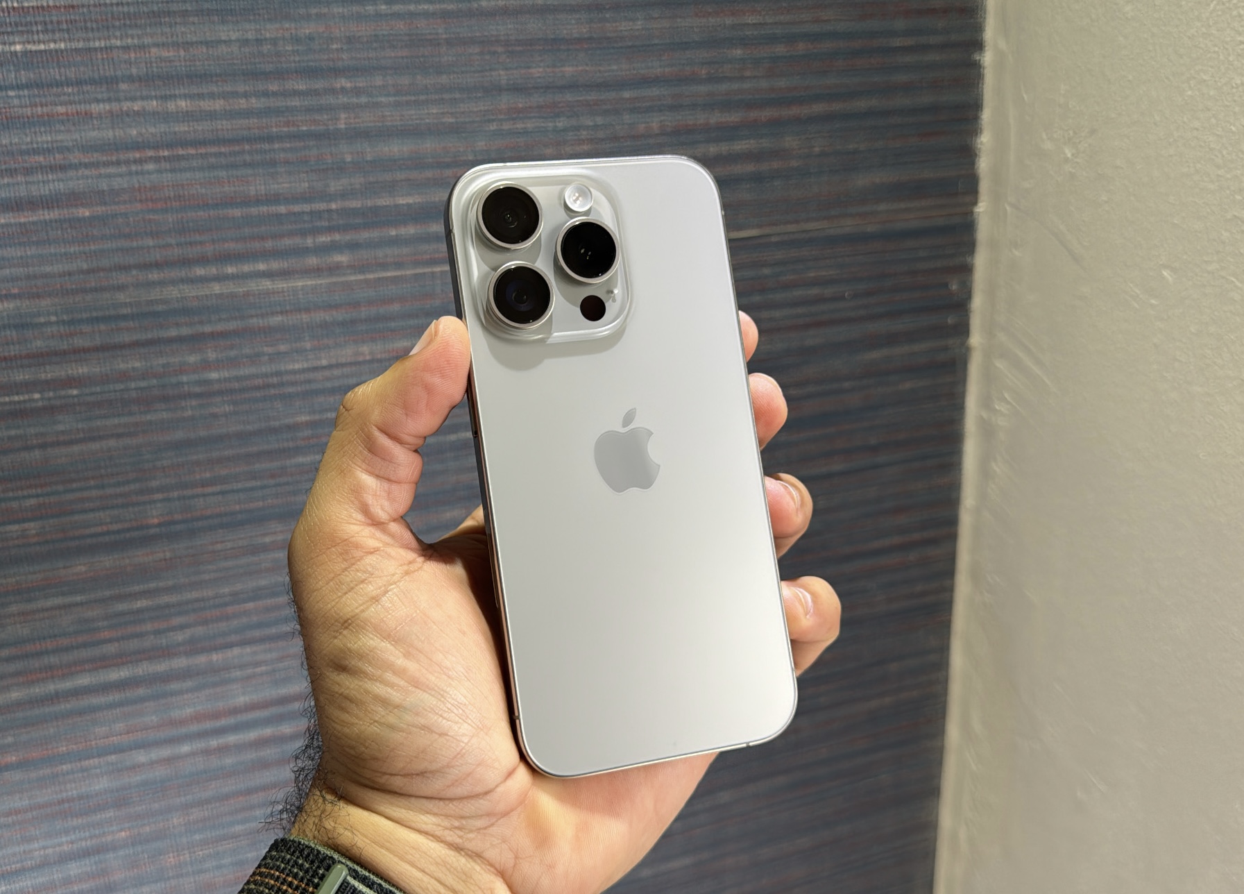 celulares y tabletas - iPhone 15 PRO 128GB Natural, Desb RD$ 54,900 NEG 1