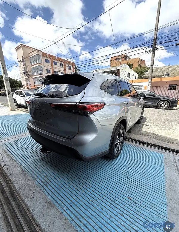 jeepetas y camionetas - Toyota Highlander XLE 2020 6