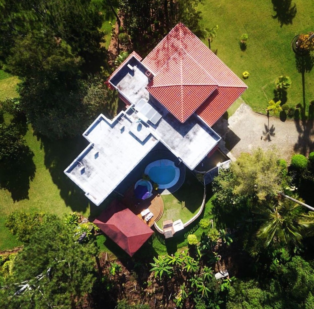 casas - Magnifica Casa con Terreno de 3,048Mts2 en Jarabacoa
