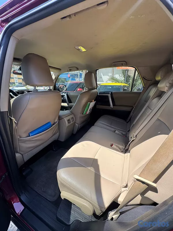 jeepetas y camionetas - Toyota 4Runner SR5 2011
 5