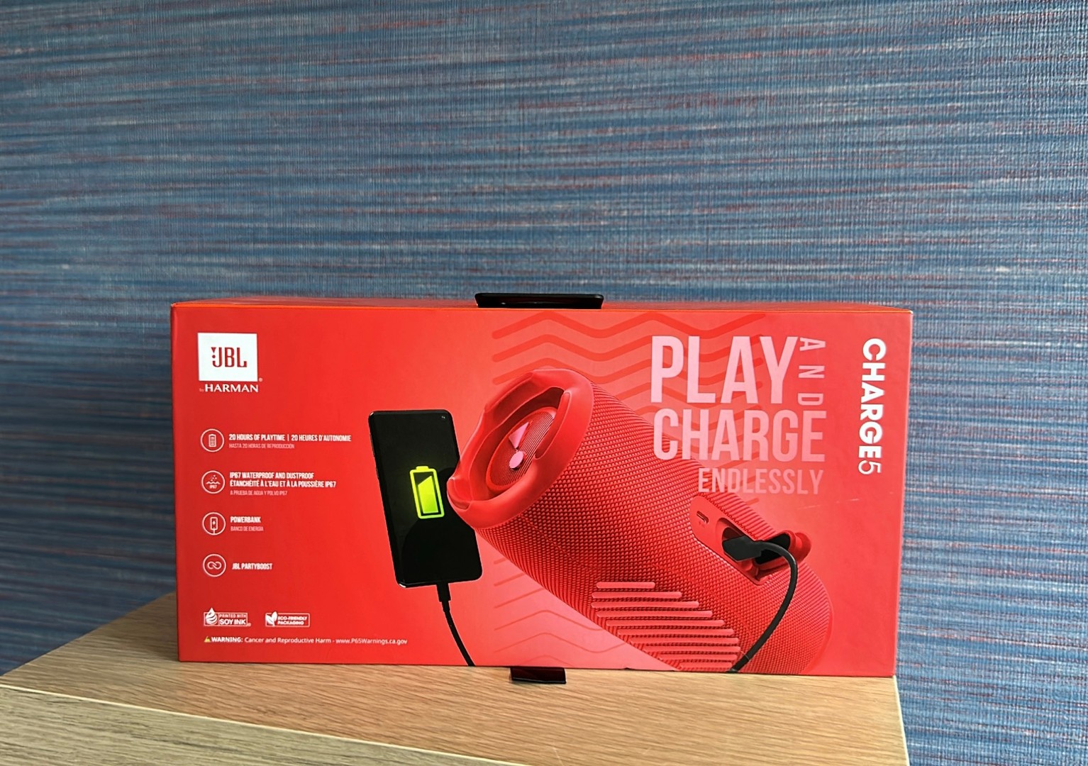 celulares y tabletas - Vendo Bocina JBL Charge 5 Rojo Nuevo, Original  2