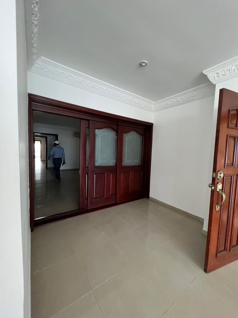 apartamentos - Se vende espacioso apartamento en Evaristo Morales 9