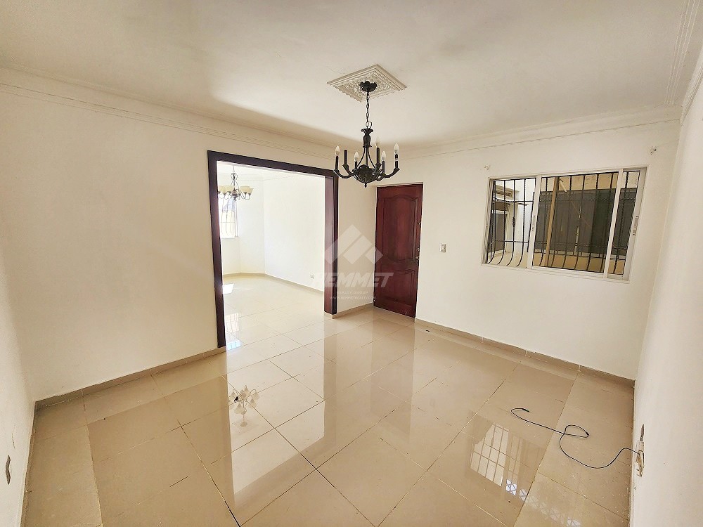 apartamentos - 4TO PISO CON PARQUEO TECHADO LAS DIANAS STGO. 5
