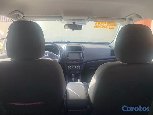 jeepetas y camionetas - Mitsubishi Outlander 2020 8