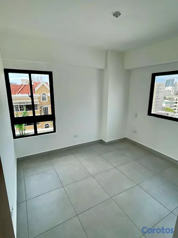 apartamentos - APARTAMENTO EN VENTA EN PISO ALTO CON ASCENSOR  4