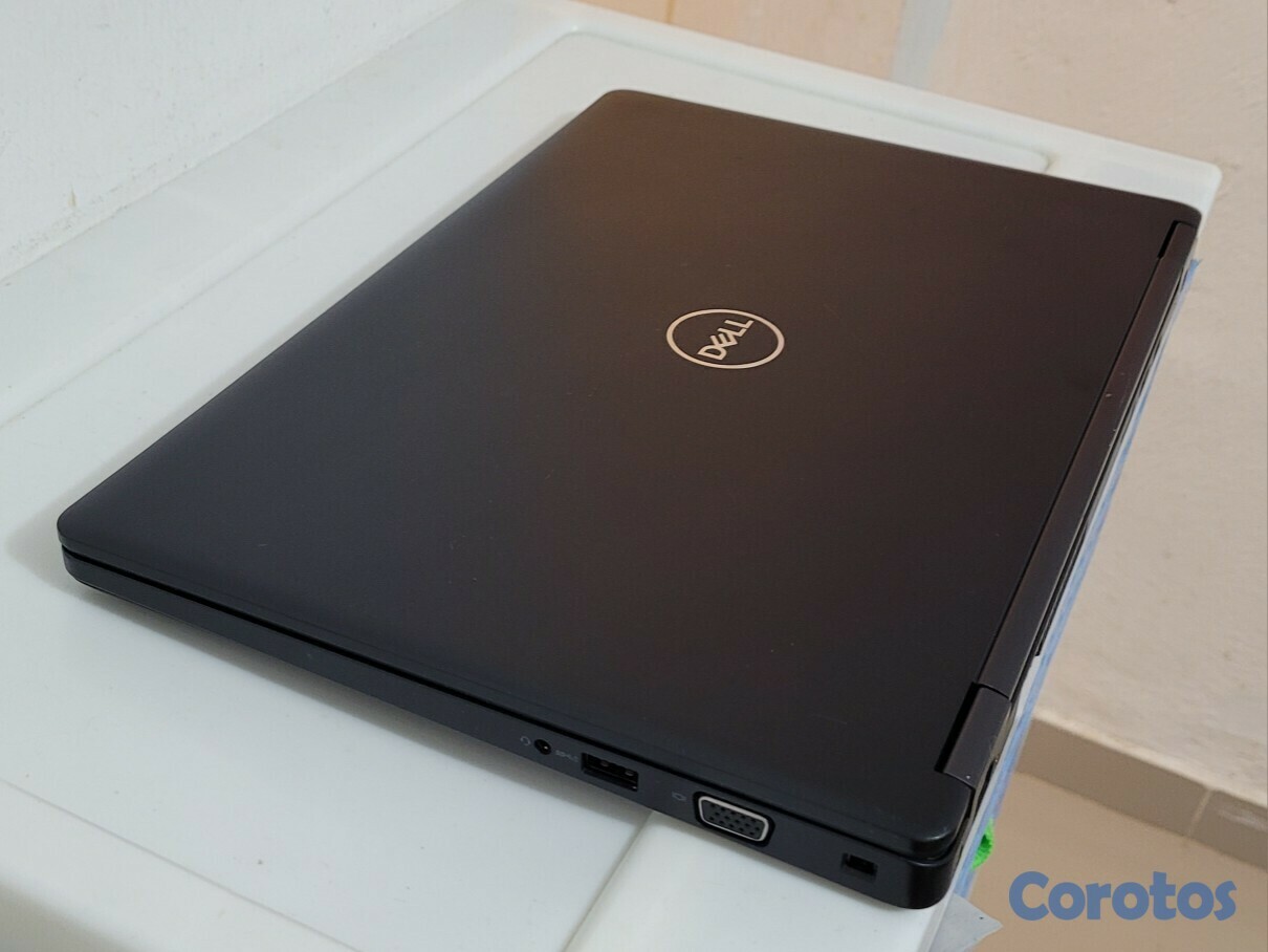 computadoras y laptops - Laptop Dell Touch 14 Pulg Core i5 7ma Gen Ram 12gb DDR4 Disco 512GB Full 3