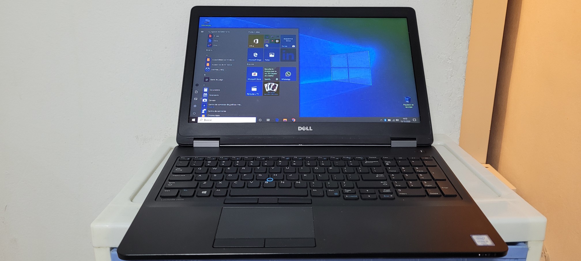 computadoras y laptops - Dell latitude 17 Pulg Core i5 6ta Gen Ram 12gb ddr4 Video 6gb 0