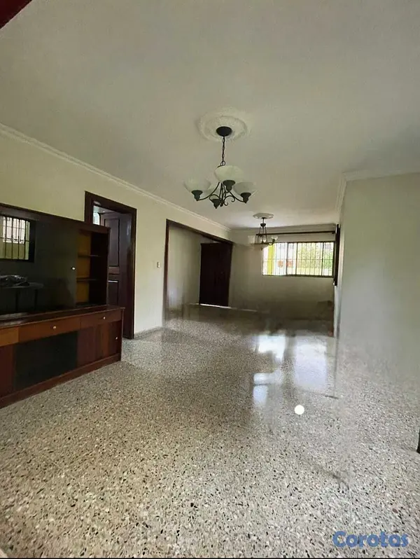 casas - Casa de 2 niveles en venta- Avenida Independencia  7