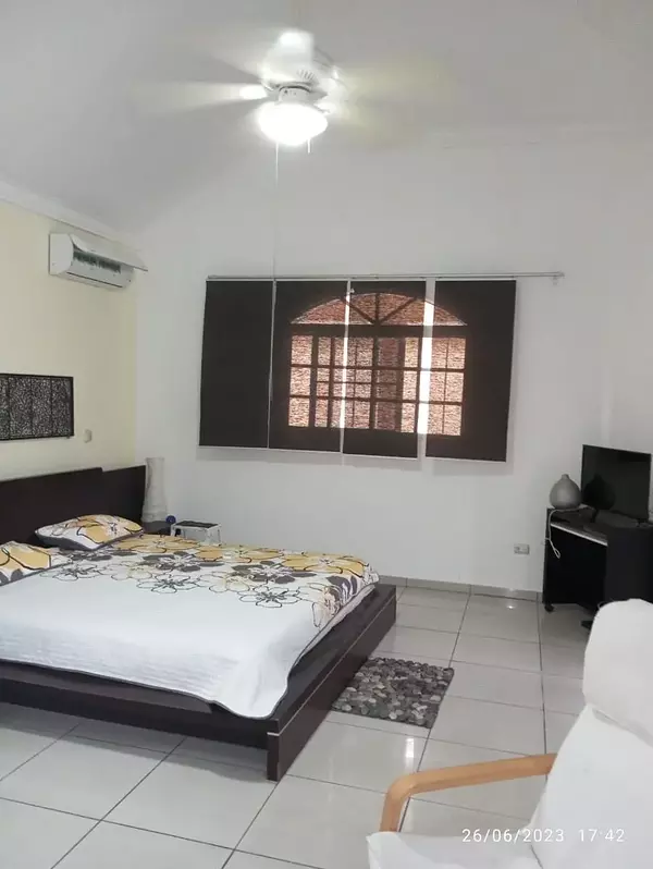 casas vacacionales y villas - Juan Dolio-Casa en proyecto cerrado 9