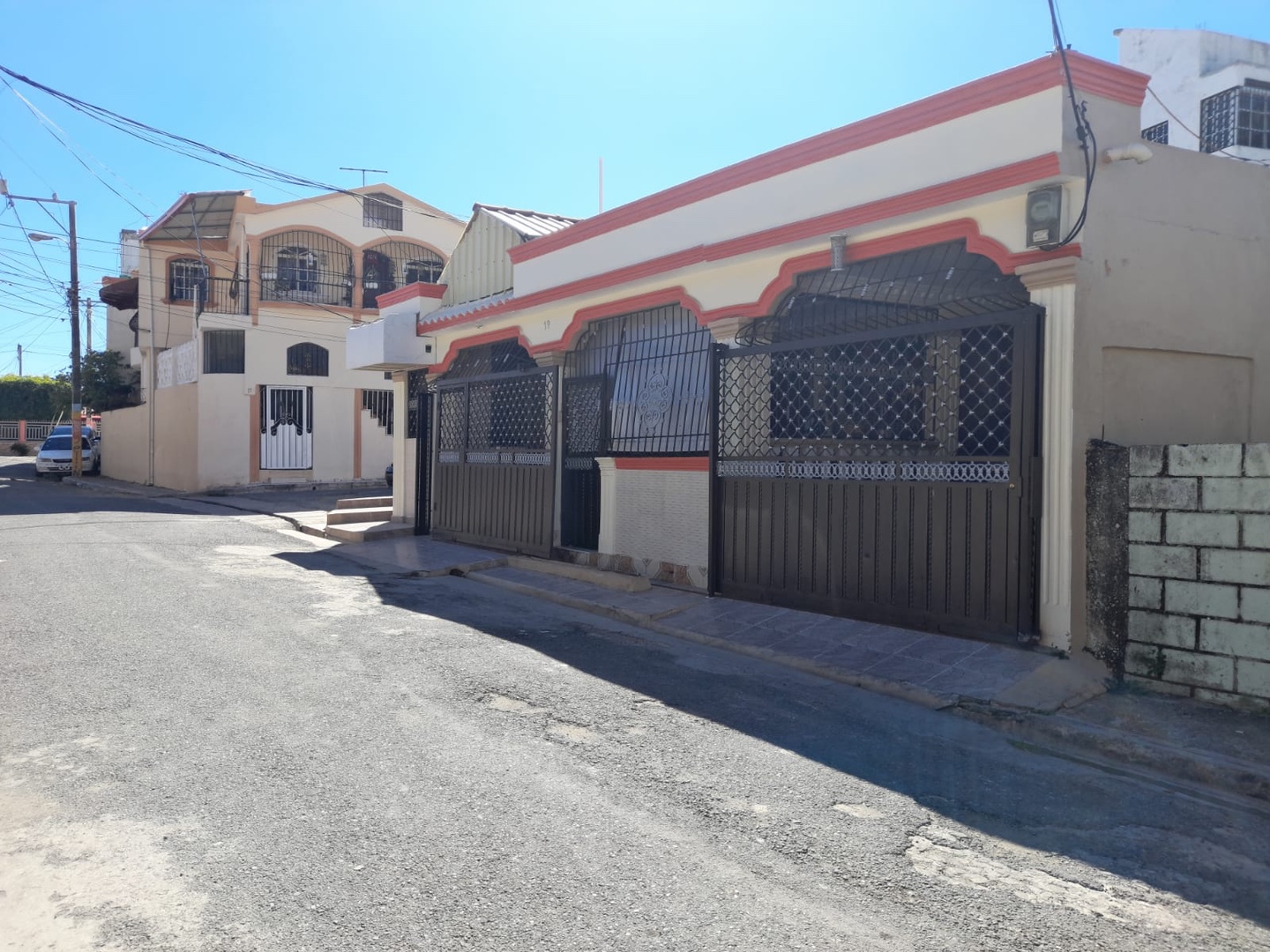 casas - Vendo hermosa casa próximo a la carretera mella en cancino Santo Domingo este  1