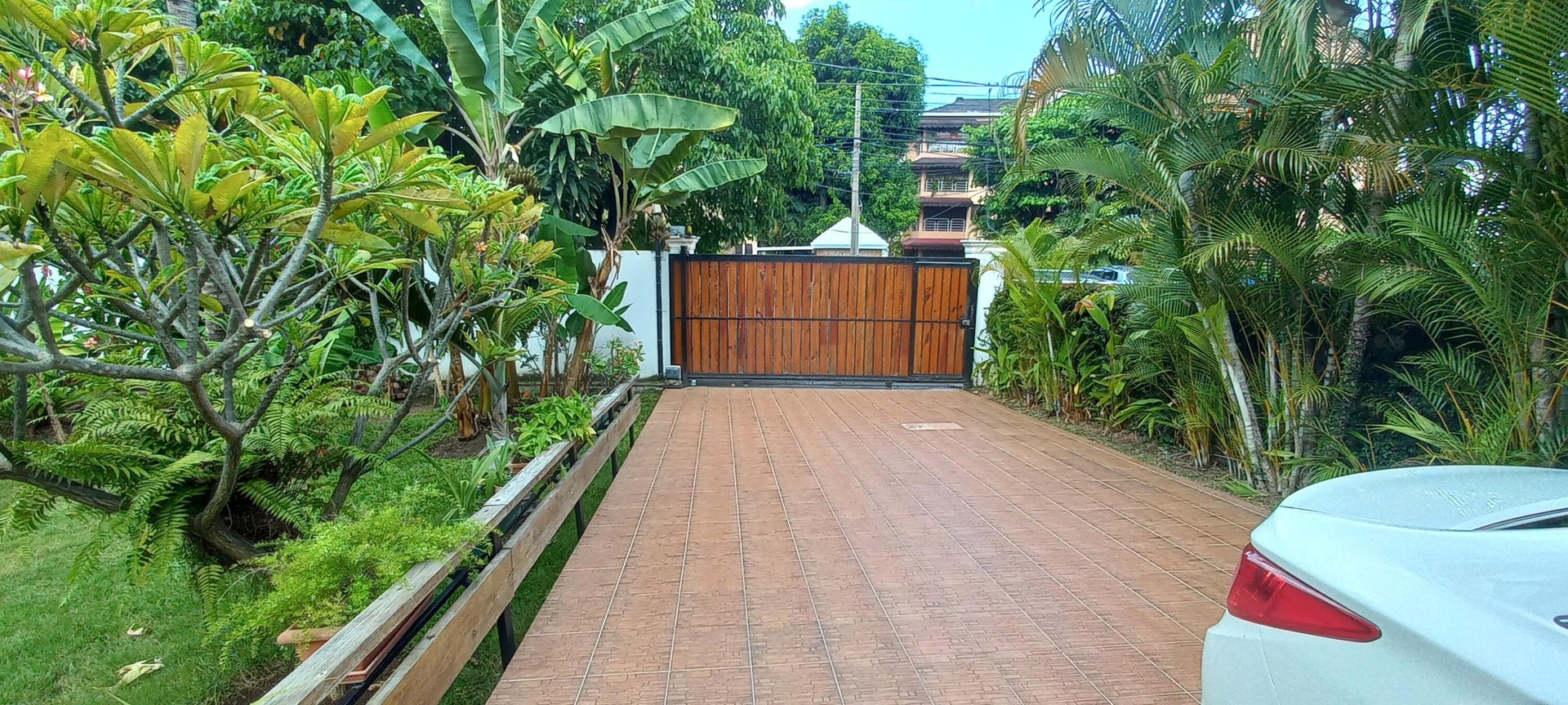 casas - Casa Colonial en Zona Gazcue Dos niveles Seis habitaciones en Venta 1