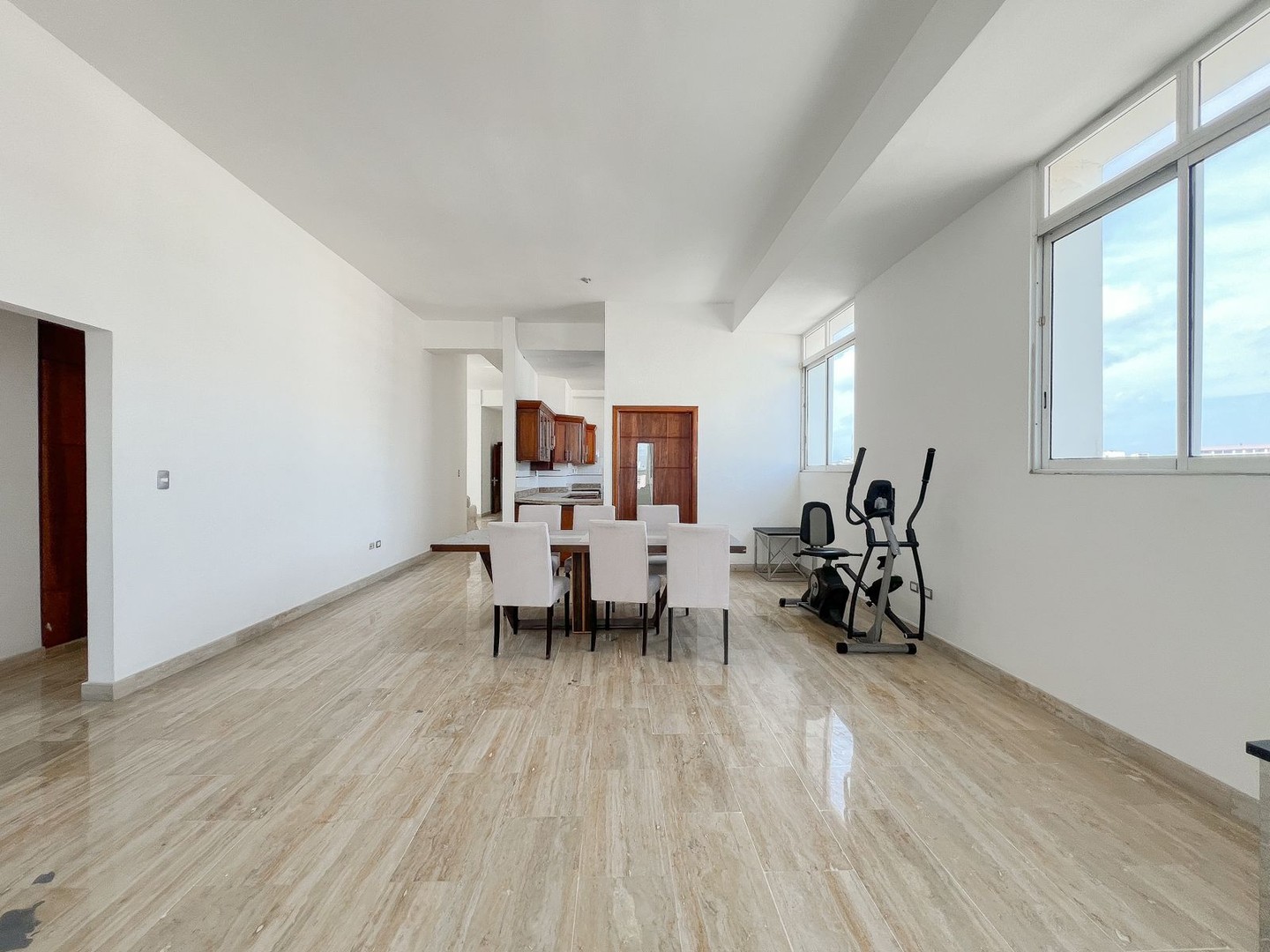 apartamentos - Naco, Hermoso e Iluminado Penthouse en Alquiler Sin Mobiliario 1