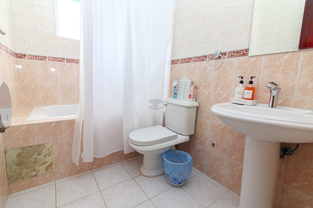 casas vacacionales y villas - Hermosa Villa en 📍Guavaberry 2 Habs , 2 parqueos, Con sus baños US$150,000 📱🔥 2