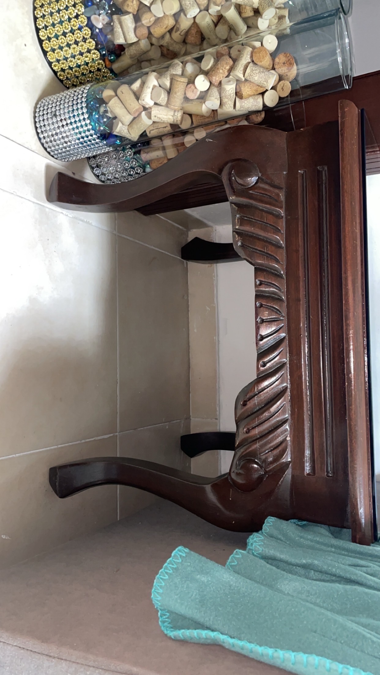 muebles y colchones - 2 mesas en caoba grande y mediana tienen su tope de cristal  1