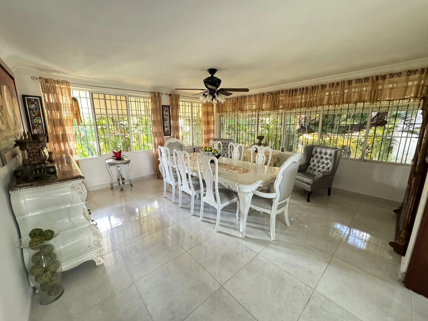 apartamentos - Apartamento en Venta
GASCUE
RD$10,900,000.00
Mantenimiento: RD$3,500.00
 2
