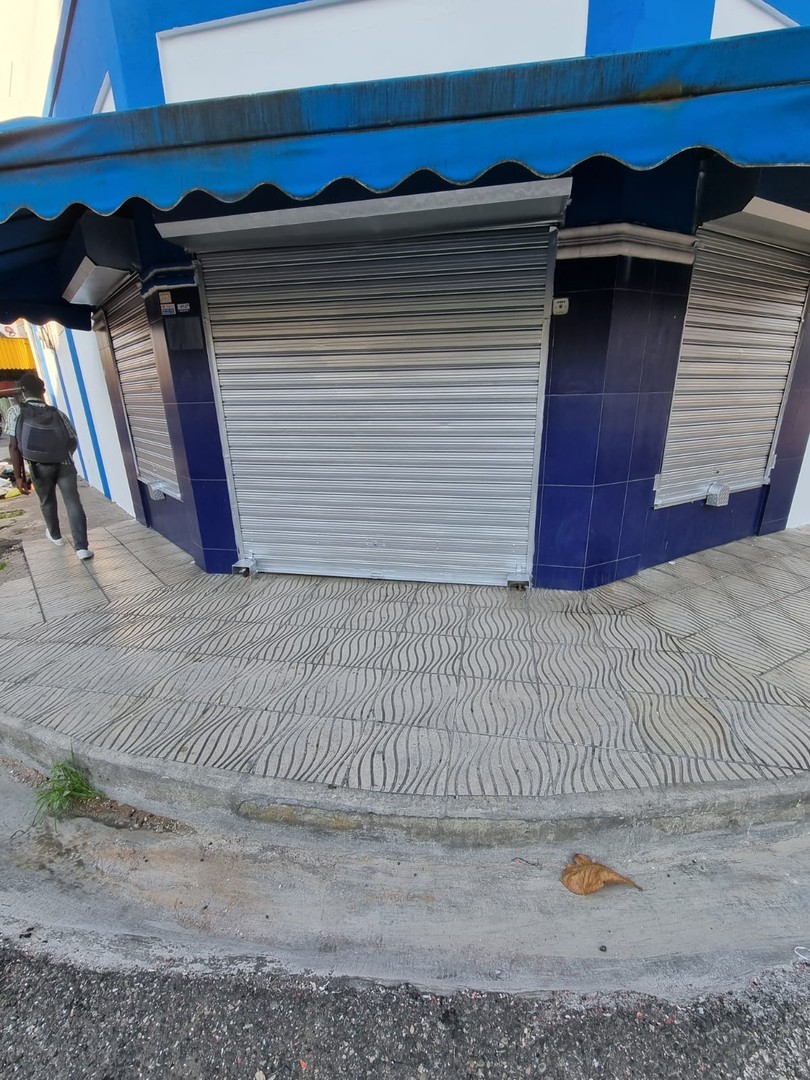 oficinas y locales comerciales - Local comercial  2 niveles en San Carlos 
 9