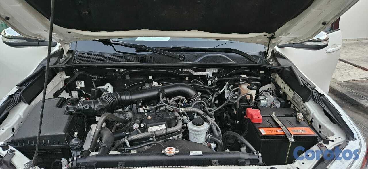 jeepetas y camionetas - Toyota fortuner 2018 9