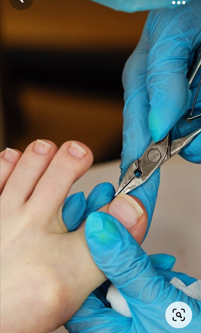 empleos disponibles - Manicurista ayudante de salón de belleza