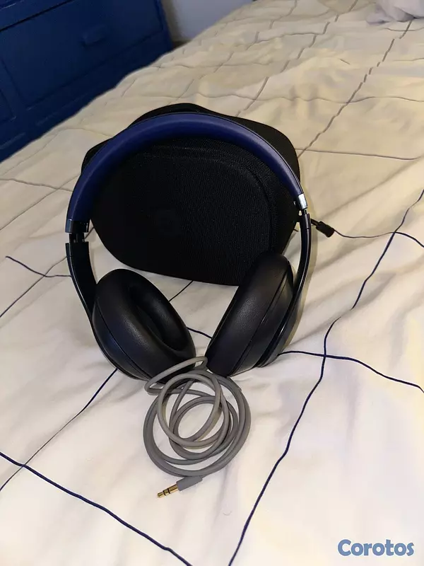 camaras y audio - Vendo Beats studio pro de poco uso, como nuevo. 3