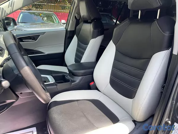 jeepetas y camionetas - Toyota Rav4 XLE 2025 Recien Importada 7